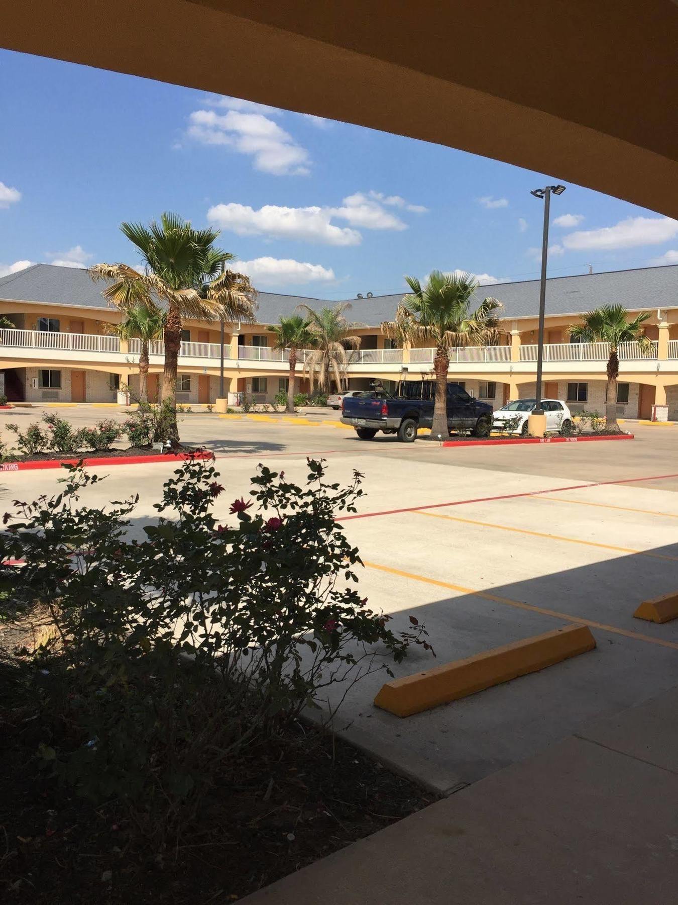 Scottish Inns & Suites Timber Creek, Houston, Tx Barker Extérieur photo